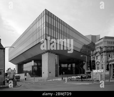 1995, siège social de Halifax Building Society, West Yorkshire, nord de l'Angleterre, Royaume-Uni Banque D'Images