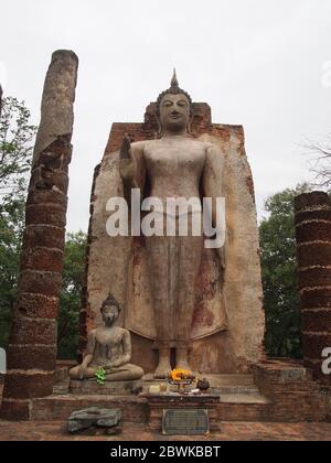 Le temple Wat Saphan Hin, Sukhothai thailand, est situé à l'extérieur de la vieille muraille de la ville de Sukhothai à l'ouest dans la région d'Aranyawat ou Wat Pa, ce temple Banque D'Images