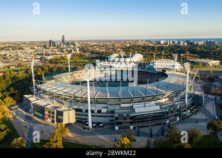 Melbourne Australie 15 mai 2020 : vue aérienne du célèbre stade de cricket de Melbourne au soleil de la fin de l'après-midi Banque D'Images