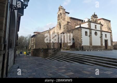 Avilés est une ville et un conseil espagnol situé dans la Principauté des Asturies, au nord de la péninsule ibérique, sur les deux rives de l'est Avilés Banque D'Images