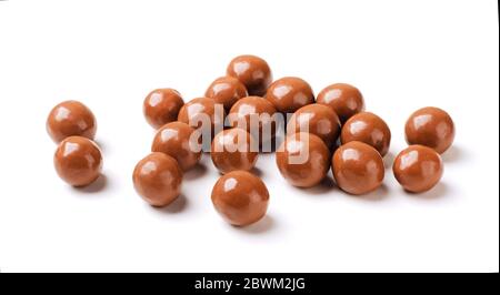 Boules de chocolat sur un fond blanc Banque D'Images