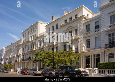 Maisons mitoyennes du XIXe siècle, Kensington Park Gardens Notting Hill, Londres, Royaume-Uni Banque D'Images