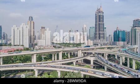 SHANGHAI, CHINE - 22 septembre : vue aérienne de la ville de Shanghai par temps ensoleillé. 22 septembre 2017 dans le district de Jingan, Shanghai, Chine. Banque D'Images