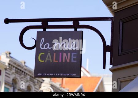 Bordeaux , Aquitaine / France - 05 05 2020 : logo et enseigne de la mie caline sur la boulangerie en france Banque D'Images