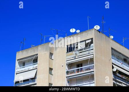 Vue sur l'immeuble d'appartements à Athènes, Grèce, 17 mars 2020. Banque D'Images