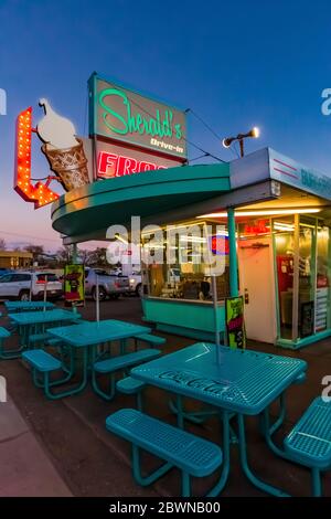 Sherald Frosty Freeze Drive-In est un lieu familial nostalgique de manger, Price, Utah, États-Unis [aucune autorisation de l'établissement ; disponible pour les licences éditoriales uniquement] Banque D'Images