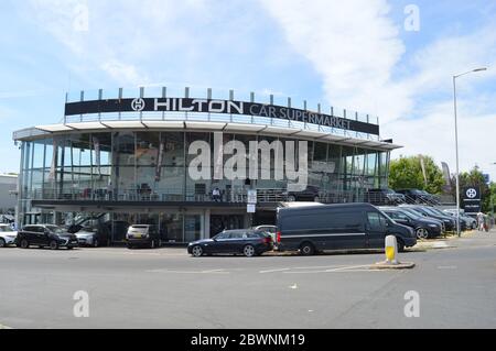 Londres, Royaume-Uni. 2 juin 2020. Supermarché de voitures Hilton à l'ouest de Londres, les concessionnaires automobiles ont autorisé la réouverture à partir du 1er juin depuis la pandémie COVID-19. Banque D'Images