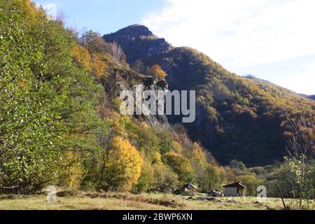 Paysage d'automne dans le comté de Hunedoara, Roumanie Banque D'Images