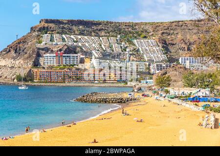 Plage pittoresque de Tauro (en espagnol : Playa de Tauro) près de la station de vacances de Puerto Rico de Gran Canaria sur l'île de Gran Canaria, en Espagne Banque D'Images