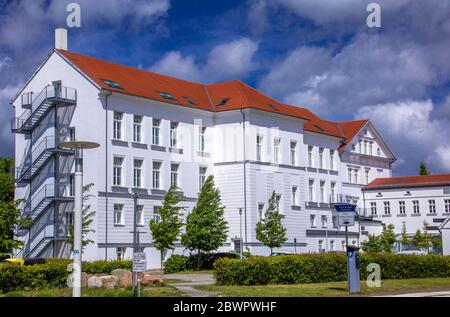 Putbus, Allemagne. 24 mai 2020. L'ancien IT-College de Putbus, l'ancien 'Königliches Pädagogium zu Putbus'. Sur l'île Baltique de Rügen. Rügen est la plus grande île allemande en termes de superficie et, avec une population d'environ 77,000 000 habitants, la plus peuplée. Credit: Jens Büttner/dpa-Zentralbild/ZB/dpa/Alay Live News Banque D'Images