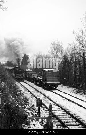 '80072' dirige un service Kidderminster Town - BridgNorth à l'écart de Bewdley. Banque D'Images