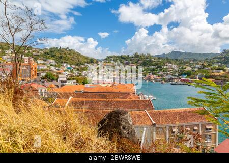 Vue sur la Carnarge de St George, Grenade, les îles du vent, les Antilles, les Caraïbes, l'Amérique centrale Banque D'Images