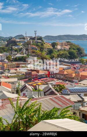 Vue sur la ville de St Georges et la mer des Caraïbes, St George's, Grenade, les îles du vent, les Antilles, les Caraïbes, l'Amérique centrale Banque D'Images