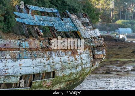 Cimetière de bateaux sur l'île Bender dans le golfe du Morbihan. France. Banque D'Images