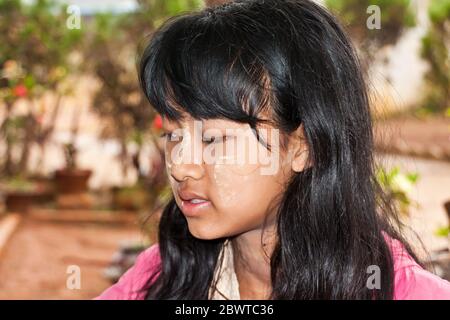 Portrait d'une jeune fille birmane Banque D'Images