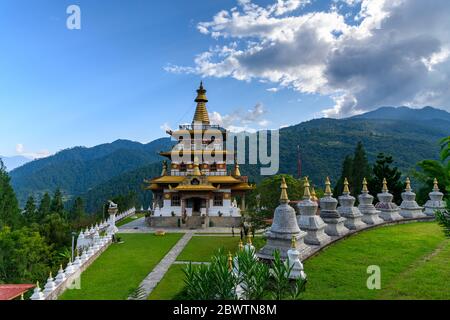 Vue sur le temple Namgyal de Khamsum Yulley, Bhoutan Banque D'Images