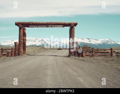 Entrée en bois au Parque Nacional Los Glaciares, Chalten, Argentine Banque D'Images