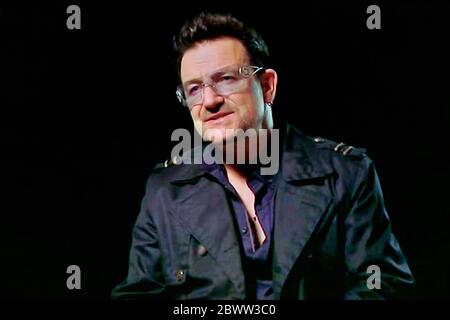 Bono chanteur et lyricien principal et leader du groupe de rock U2 Banque D'Images