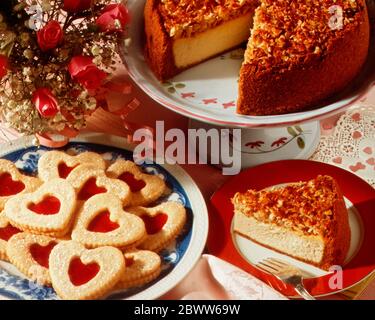 Gâteau au fromage et biscuits de Saint-Valentin Banque D'Images