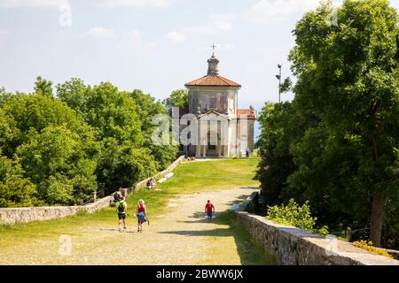 Une chapelle au village de pèlerinage de Santa Maria del Monte sur Sacro Monte di Varese, site du patrimoine culturel mondial de l'UNESCO, Santa Maria del Monte, Varèse, Banque D'Images