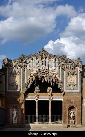 Italie, Florence. Jardins Boboli, façade de la grotte Buontalenti (également connue sous le nom de Grotta Grande ou Grande Grotto), 1583-1593. Banque D'Images