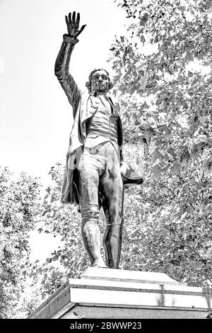 Statue de la statue d'Edmund Burke près du port de Bristol à Bristol, Angleterre Banque D'Images