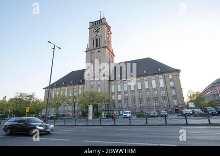 Berlin, Allemagne. 22 avril 2020. L'hôtel de ville de Schöneberg. Credit: Georg Wenzel/dpa-Zentralbild/ZB/dpa/Alay Live News Banque D'Images