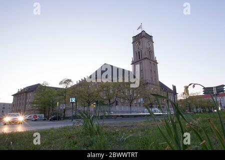 Berlin, Allemagne. 22 avril 2020. L'hôtel de ville de Schöneberg. Credit: Georg Wenzel/dpa-Zentralbild/ZB/dpa/Alay Live News Banque D'Images