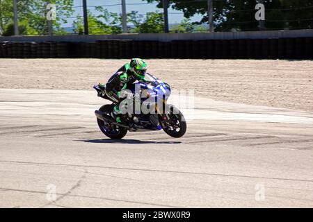 Elkhart Lake Wisconsin, mai 2020 : course de motos Motoamerica Superbike. Cameron Beaubier est un coureur de moto américain. Il monte une Yamaha YZF-R1 dans la MotoA Banque D'Images