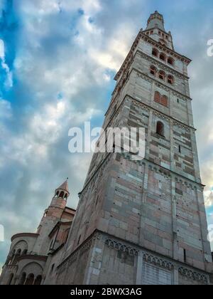 Duomo et la Tour Ghirlandina à Modène, Italie Banque D'Images