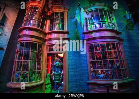 Fred et George Weasley's, Weasleys Wizard Wheezes Shop à Warner Bros. Studio Tour Londres – The Making of Harry Potter, Londres, visite en studio Banque D'Images