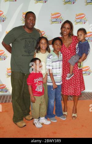 Holly Robinson Peete, Rodney Peete et les enfants à la 20e édition annuelle des prix du choix des enfants de Nickelodeon, qui a eu lieu au Pavillon Pauley de l'UCLA à Westwood, en Californie. L'événement a eu lieu le samedi 31 mars 2007. Photo par: SBM / PictureLux- référence du fichier # 34006-4081SBMPLX Banque D'Images