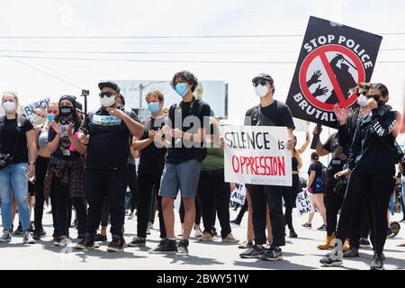 Black Lives Matter Protest of the Killing of George Floyd by commans: Fairfax District, Los Angeles, CA, USA - 30 mai 2020 Banque D'Images