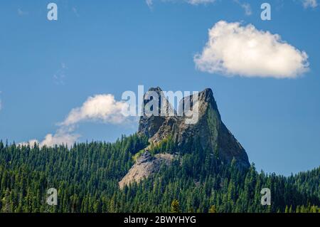 Formation de roches aux oreilles de lapin, forêt nationale de Rogue River-Siskiyou, Cascade Mountains, Oregon. Banque D'Images