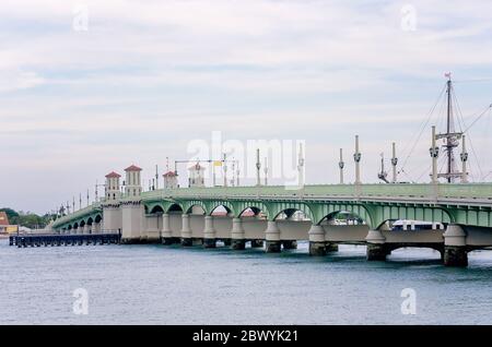 Le pont Lions est photographié, le 10 avril 2015, à St. Augustine, en Floride. Le pont des Lions est un pont de bascules à deux feuilles. Banque D'Images