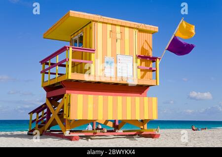 Lifeguard tower sur South Beach, Miami Beach, Florida, USA Banque D'Images