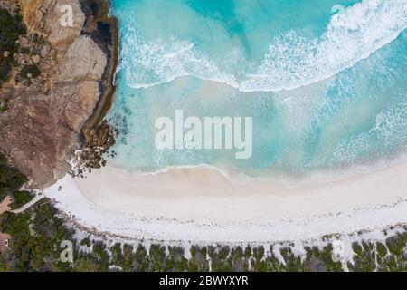 Vue aérienne de Little Hellfire Bay dans le parc national de Cape le Grand, Esperance, Australie occidentale Banque D'Images