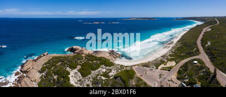 Vue aérienne de Lovers Cove, une belle plage près d'Esperance en Australie occidentale Banque D'Images