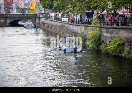 Berlin, Allemagne - 01 juillet 2018 : vue sur la Spree sur la Bodestrasse à Berlin Banque D'Images