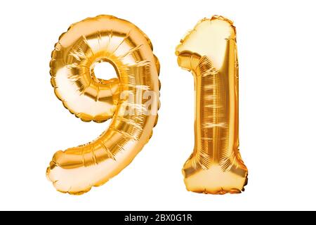 Numéro 91 quatre-vingt-dix-un fait de ballons gonflables dorés isolés sur blanc. Ballons à hélium, numéros de feuilles d'or. Décoration de fête, signe anniversaire pour Banque D'Images