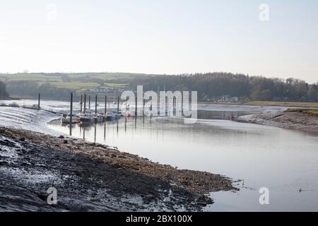 Bateaux amarrés à Jetty sur la rivière Dee Kirkcudbright Dumfries Et Galloway Ecosse Banque D'Images