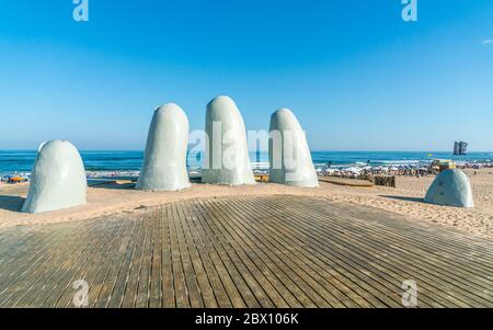 Los Dedos (les doigts) de Punta Del Este, Uruguay, 28 janvier 2019 Banque D'Images