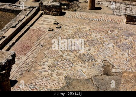 Sol en mosaïque de l'église Saint-Jean-Baptiste, Jerash, Jordanie Banque D'Images