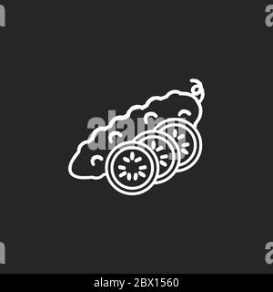 Icône blanche de craie de concombre sur fond noir. Légumes frais avec tranches. Légumes entiers avec vitamine. Séance de sport. Produits alimentaires de l'épicerie Illustration de Vecteur