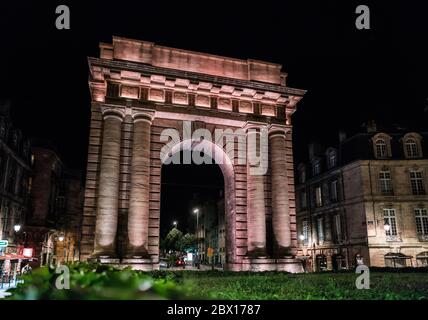 Bordeaux, France, 10 mai 2018 - porte de Bourgogne à l'entrée de la ville Banque D'Images