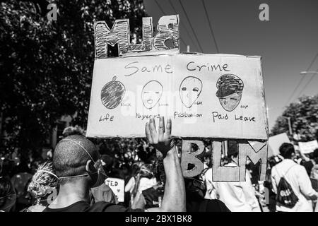 SAN FRANCISCO, CA- JUIN 3 : les manifestants manifestent à Mission High à San Francisco, Californie, le 3 juin 2020 après la mort de George Floyd. Crédit : Chris Tuite/ImageSPACE/MediaPunch Banque D'Images