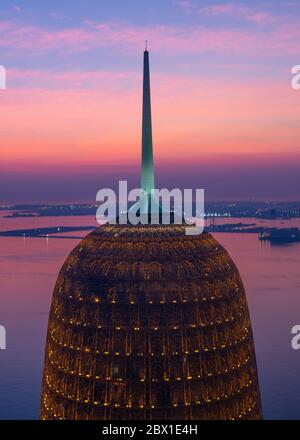 Vue sur Burj Doha au lever du soleil. La légendaire Tour de Doha Banque D'Images