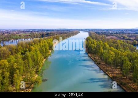 Inn et le lac de Happingen, près de Rosenheim, Inn Valley, tir de drone, haute-Bavière, Bavière, Allemagne Banque D'Images