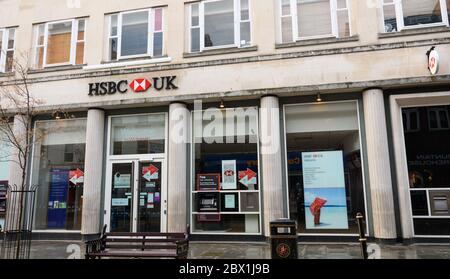 Worcester, Royaume-Uni - Mars 15 2020 : façade de la succursale de la HSBC Bank sur Broad St Banque D'Images