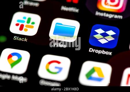 Slack, fichiers Apple, Dropbox, icônes d'application sur un écran mobile, iPhone, smartphone, gros plan Banque D'Images
